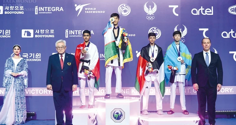 اللاعب داود اليوسفي يحصد فضية بطولة العالم للتايكواندو للشباب