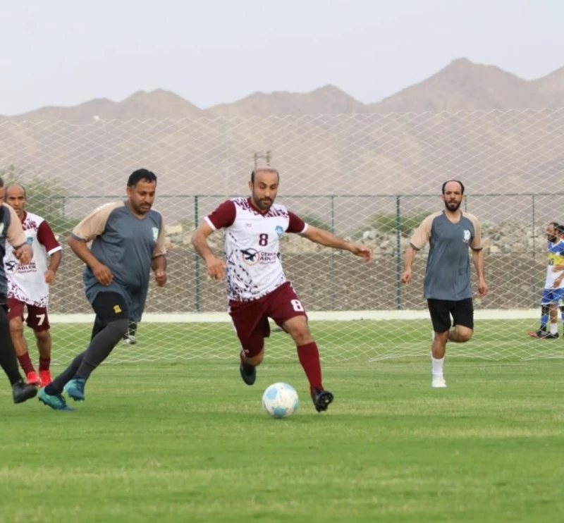 انطلاق بطولة فريق الصحراء التاسعة لقدامى اللاعبين ببهلاء