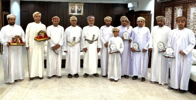 تكريم المساهمين والداعمين لسباق المصنعة للفطايم