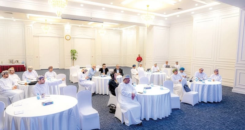 غرفة تجارة وصناعة عمان تناقش اللوائح التنظيمية الجديدة