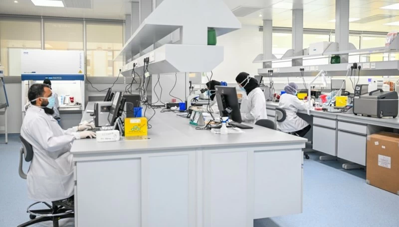 سلطنةُ عُمان تحتفي بيوم المختبرات الطبية