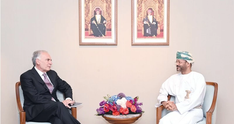 وزير الخارجية يبحث مع المبعوث الأممي تطورات الأوضاع الإقليمية