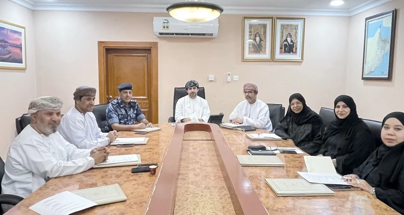 اجتماع فريق مسابقة مكافحة المخدرات فـي مطرح