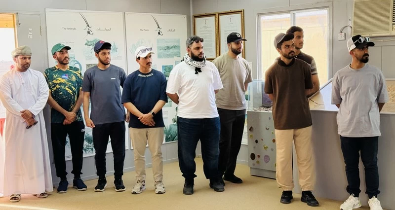 طلبة جامعة السلطان قابوس يطلعون على الحياة الفطرية بمحمية المها العربية