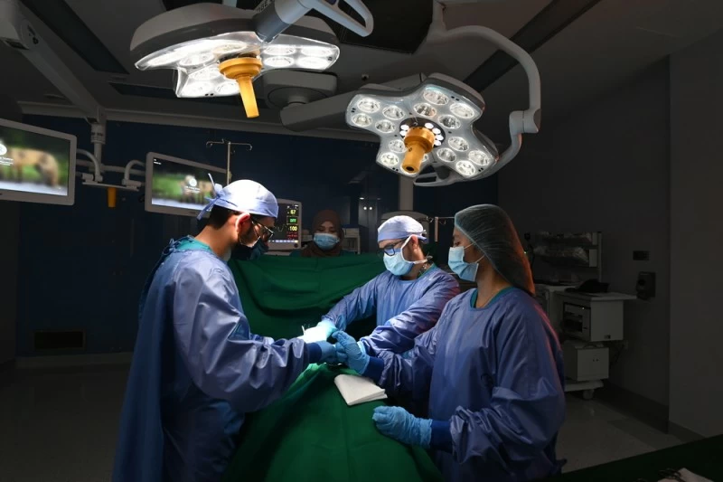 منجزات إنشائية وتحديثات تقنية وتشريعية ترسم ملامح نظام صحي مستدام