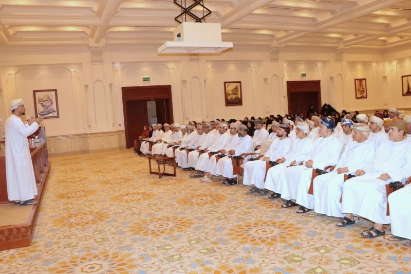 مناقشة مستجدات نظام الأداء المؤسسي في شمال الباطنة