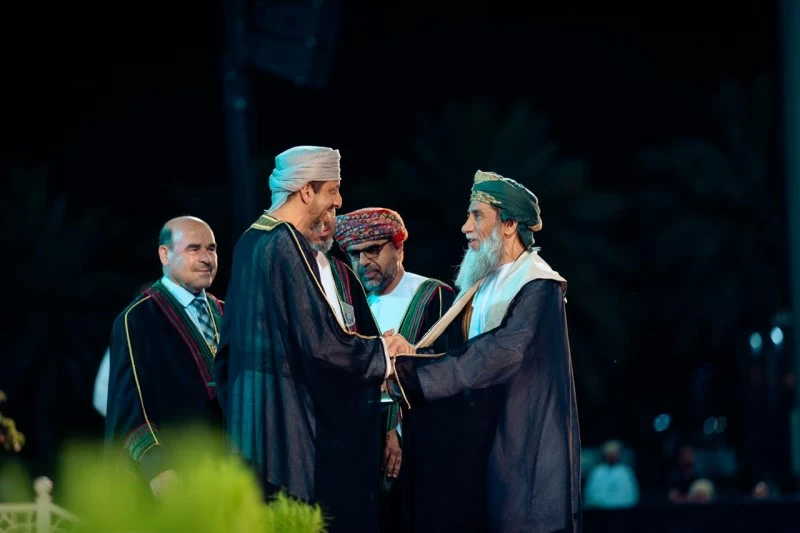 جامعة نزوى تخرج 1578 طالبا وطالبة من الدفعة الثامنة عشرة