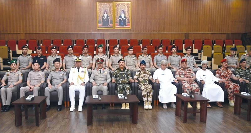 بحث تعزيز المجالات العسكرية والأكاديمية بين سلطنة عمان ومصر