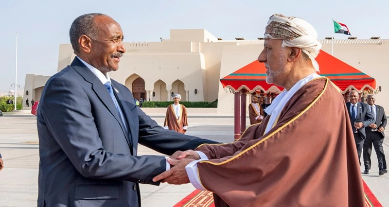 جلالة السلطان ورئيس &laquo;السيادة السوداني&raquo; يبحثان تعزيز مجالات الشراكة بما يواكب التطلعات التنموية