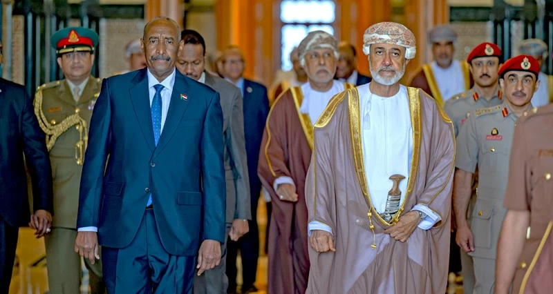 جلالة السلطان ورئيس &laquo;السيادة السوداني&raquo; يبحثان تعزيز مجالات الشراكة بما يواكب التطلعات التنموية