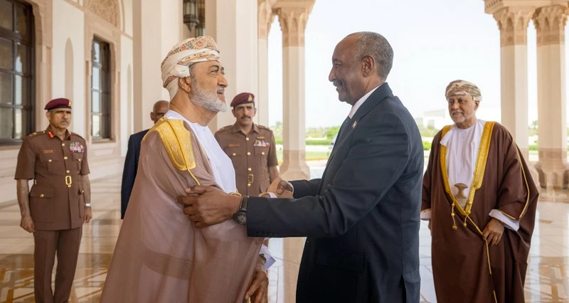 جلالة السلطان ورئيس &laquo;السيادة السوداني&raquo; يبحثان تعزيز مجالات الشراكة بما يواكب التطلعات التنموية