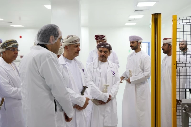 وزير التجارة والصناعة وترويج الاستثمار يطلع على الفرص الاستثمارية بمحافظة الداخلية