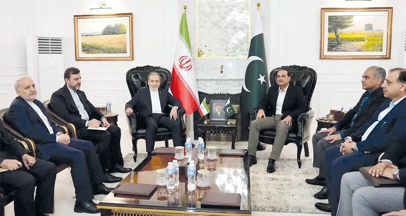 مبعوثو إيران وأميركا فـي باكستان وبانتظار &laquo;طبيعة المفاوضات&raquo; .. واعتراض متبادل للسفن فـي الخليج