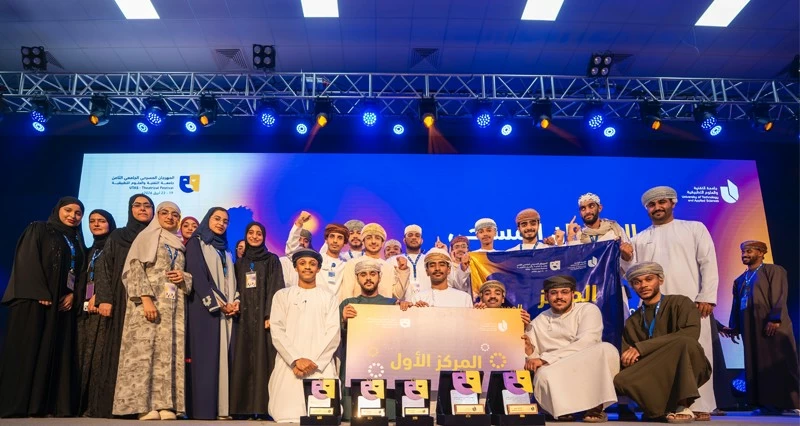 اسدال الستار على فعاليات المهرجان المسرحي الجامعي الثامن بنزوى