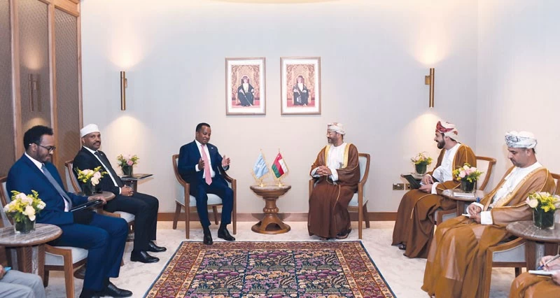 سلطنة عمان والصومال تبحثان تطوير التعاون الثنائي