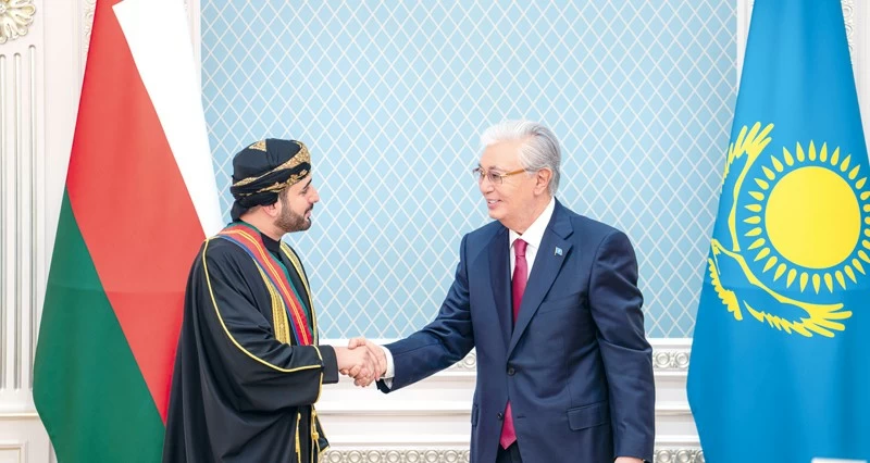 الرئيس الكازاخستاني يستقبل ذي يزن بن هيثم ويمنحه &laquo;وسام الصداقة&raquo;