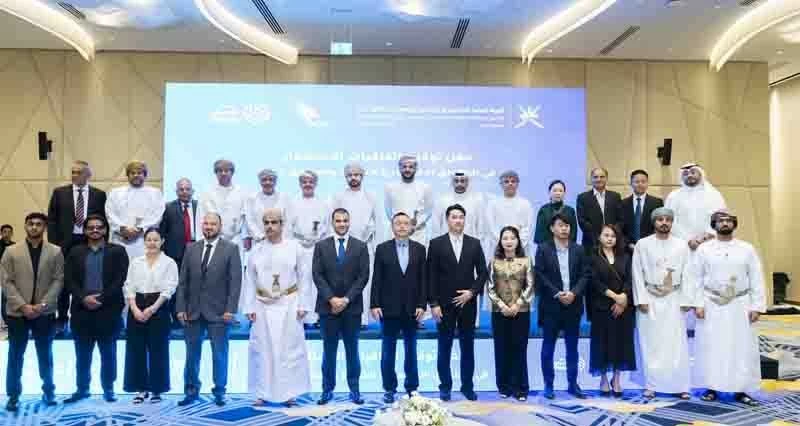 بأكثر من 200 مليون ريال عماني.. توقيع اتفاقيات استثمار لإنشاء مشروعات فـي المناطق الاقتصادية والحرة