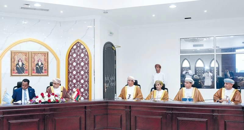 سلطنة عمان وجمهورية الصومال تبحثان تعزيز التعاون فـي مجال الأمن الغذائي