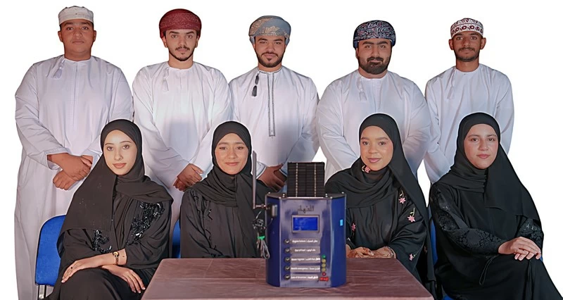 طلاب عمانيون يطورون جهازا لتعزيز السلامة البحرية