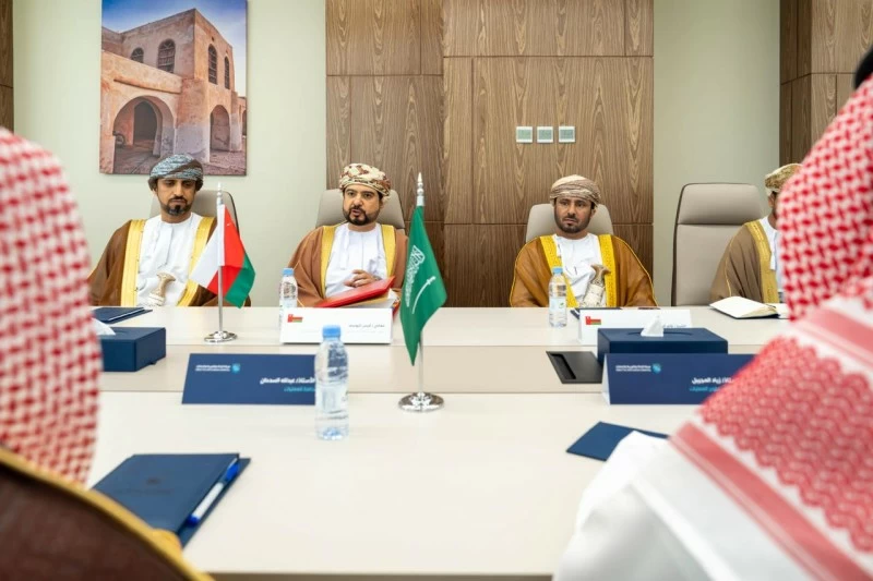 سلطنة عمان والسعودية تبحثان التعاون الاقتصادي في المناطق الاقتصادية والقطاعات الصناعية واللوجستية