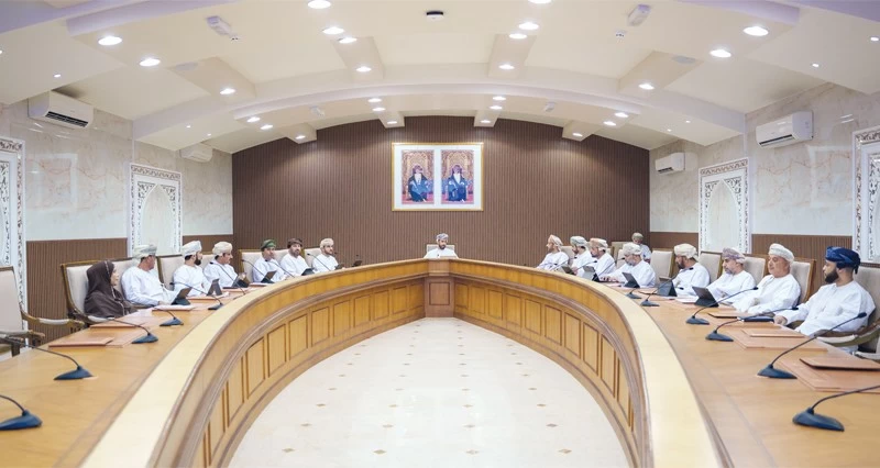 استعراض المشروعات التنموية والخدمية فـي عدد من المحافظات