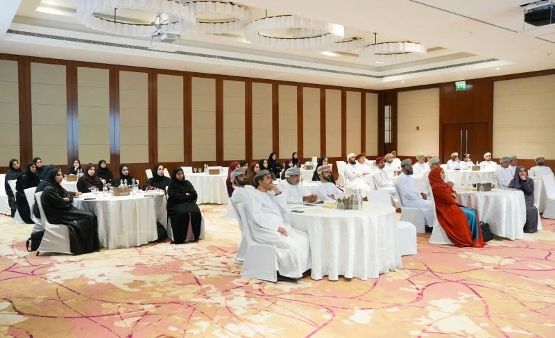 برنامج توعوي لتعزيز قيم النزاهة والشفافية والرقابة الذاتية في بيئة العمل