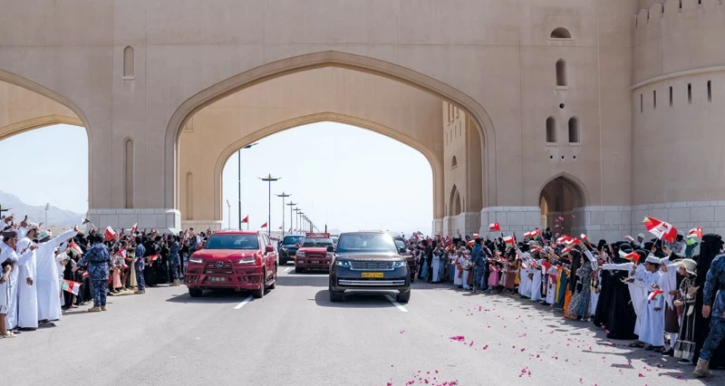 جلالة السلطان يقوم بزيارة تفقدية لمحافظتي شمال وجنوب الشرقية وولاية قريات