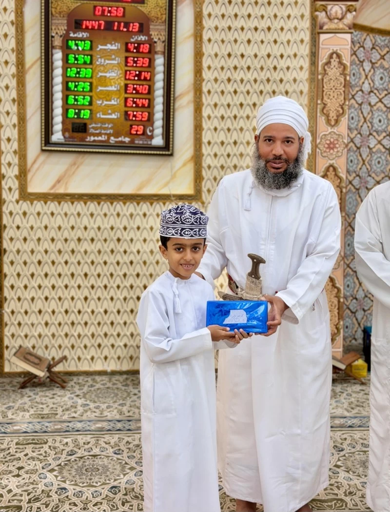 فريق المعمور ببهلاء ينظم أمسية دينية بعنوان 'الرسول المعلم '