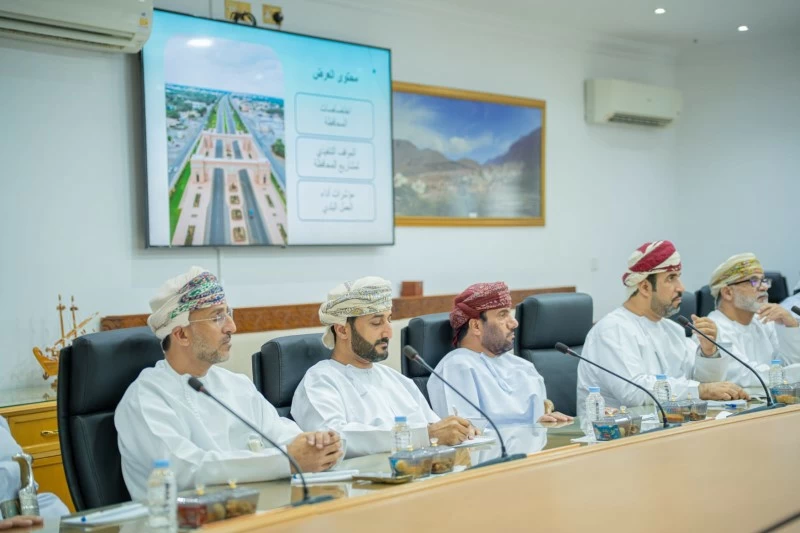 مناقشة مؤشرات العمل البلدي في شمال الباطنة