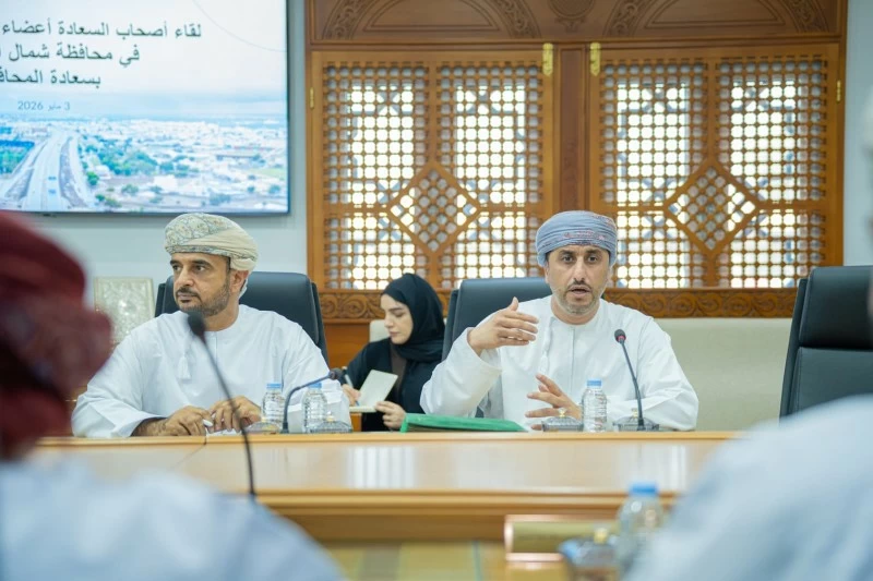 مناقشة مؤشرات العمل البلدي في شمال الباطنة