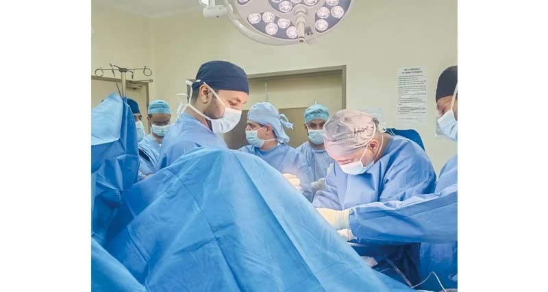إجراء 8 عمليات نوعية فـي جراحة الكتف المتقدمة فـي محافظتي ظفار والداخلية
