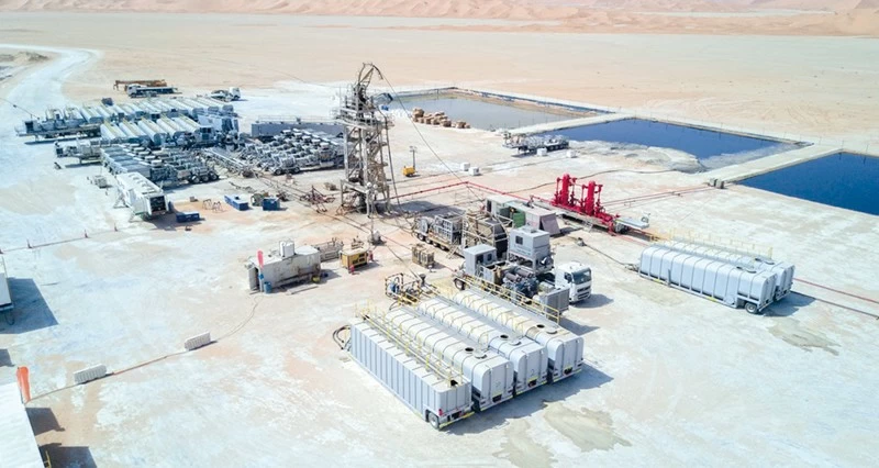 التوقيع على عقد لتقديم خدمات التصديع الهيدروليكي تعزيزا لإنتاج النفط