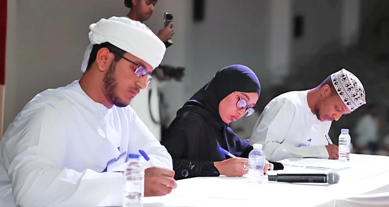 انطلاق بطولة المناظرات باللغة الإنجليزية فـي جامعة التقنية بصور