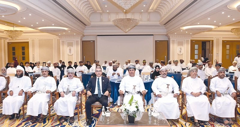 حلقة علمية تناقش رفع مستوى الوعي بالصحة النباتية وتعزيز تبادل الخبرات للعاملين فـي الحجر الزراعي