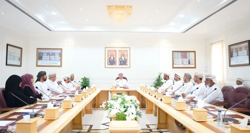 بلدي البريمي يستعرض الموضوعات التنموية والخدمية