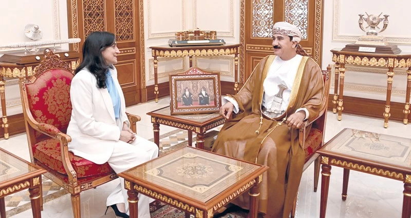 وزير المكتب السلطاني يستقبل وزيرة خارجية كندا والسفير النمساوي