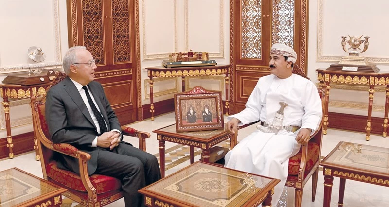 وزير المكتب السلطاني يستقبل وزيرة خارجية كندا والسفير النمساوي