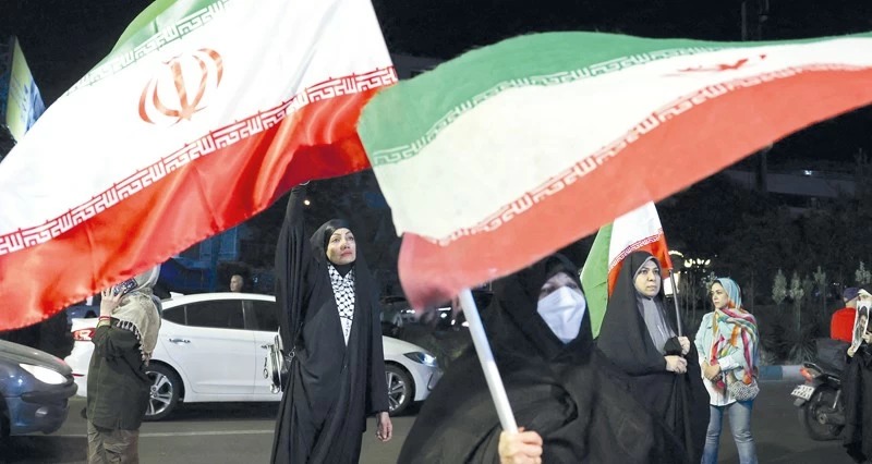 ترامب يطالب إيران بـ&laquo;التحرك السريع&raquo; نحو اتفاق ويجدد التلويح بالقوة