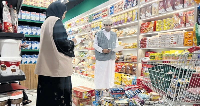 ضبط أكثر من ألف سلعة منتهية الصلاحية فـي الداخلية