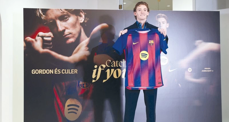 برشلونة يضم الإنجليزي غوردون من نيوكاسل