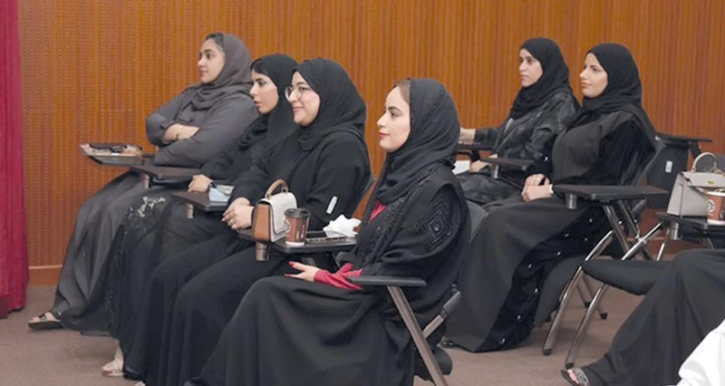 &laquo;بهاء عمان&raquo;.. تجسيد بصري تشكيلي للأزياء العمانية النسائية