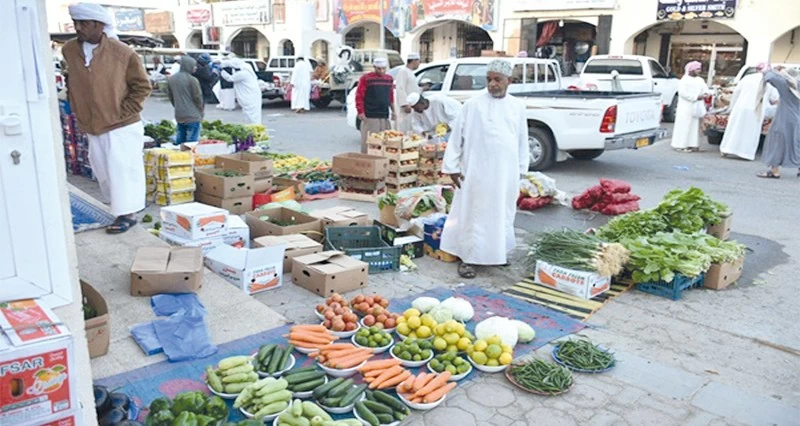 وفرة بالمنتجات وحركة نشطة فـي سوق سناو