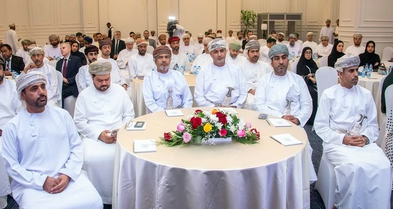 استعراض جهود سلطنة عمان فـي تطوير البنية الأساسية لقطاع النقل واللوجستيات والفرص الاستثمارية