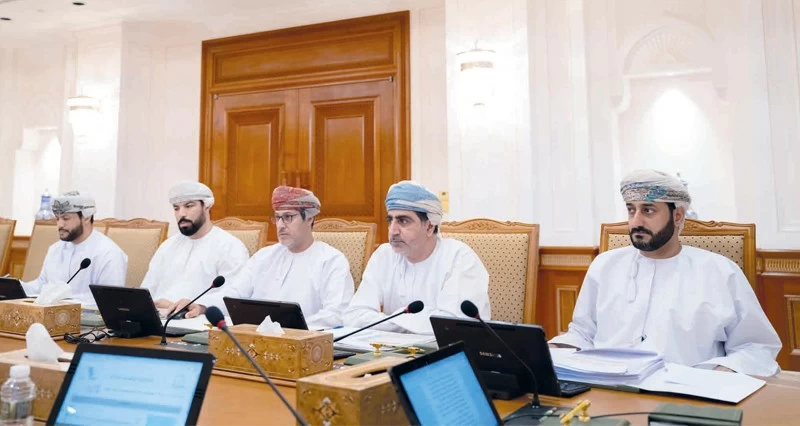 مكتب &laquo;الشورى&raquo; يناقش تعزيز كفاءة خدمات الكهرباء والمياه فـي سلطنة عمان