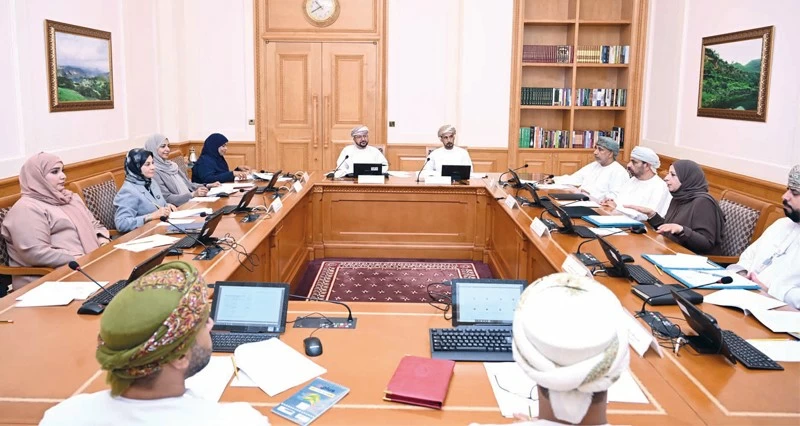 &laquo;الدولة&raquo; يستعرض دراسة &laquo;تنفيذ الأحكام القضائية&raquo; و&laquo;البحث العلمي&raquo; و&laquo;سياسات وتشريعات دور الأسرة العمانية&raquo;
