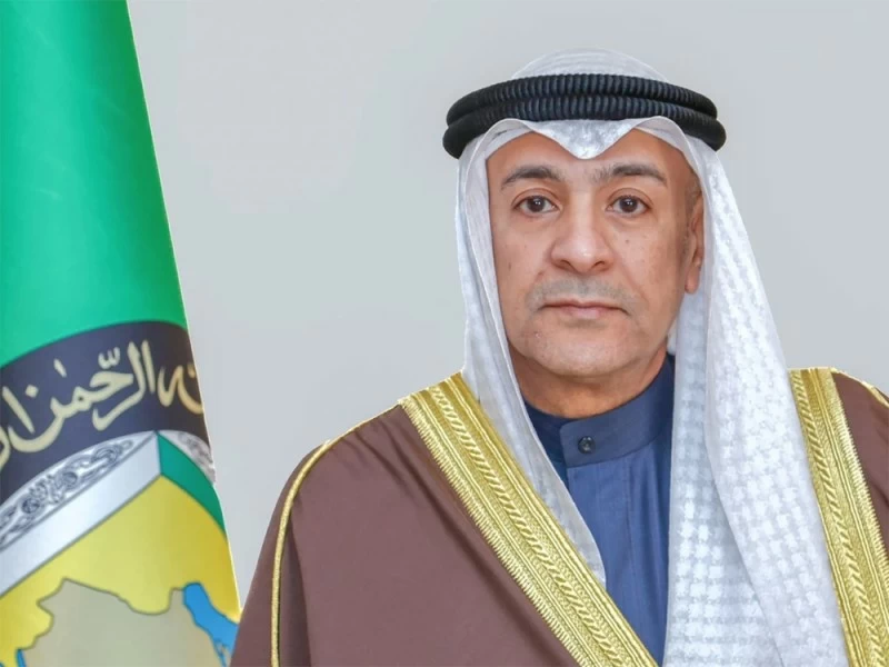 ترحيب خليجي بإعلان سلطنة عُمان توفير ممرّ بحريّ مؤقّت في مضيق هرم