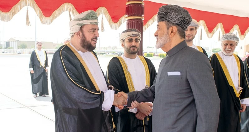 جلالة السلطان يبدأ زيارة إلى فرنسا .. ومراسم استقبال رسمية اليوم