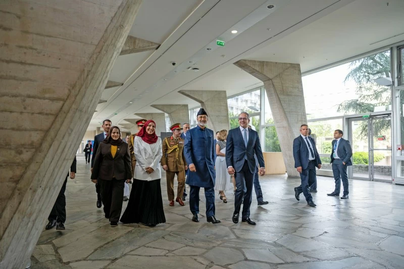 جلالةُ السُّلطان يزورُ مُنظّمة الأُمم المُتّحدة للتّربية والعلم والثّقافة ويطلع على معرض 'عُمان واليُونسكو'