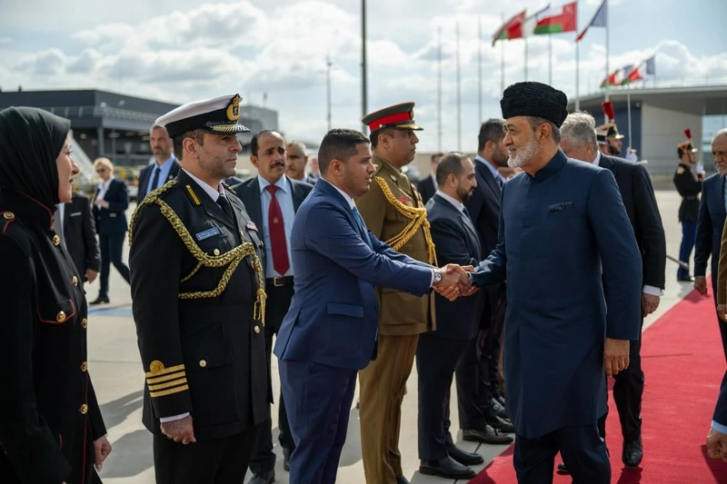 جلالةُ السُّلطان يختمُ زيارته لفرنسا ويتوجه إلى المملكة المُتّحدة في زيارةٍ خاصّة