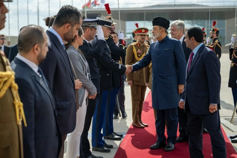 جلالةُ السُّلطان يختمُ زيارته لفرنسا ويتوجه إلى المملكة المُتّحدة في زيارةٍ خاصّة
